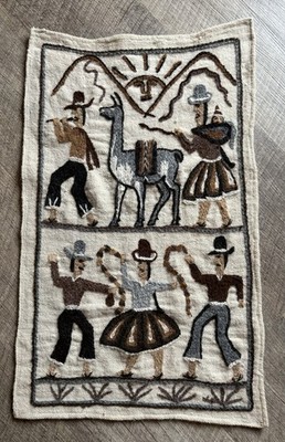 Vintage Peruvian Alpaca Wool Wall Hanging Tapestry 24'' Tall x 15'' Wide