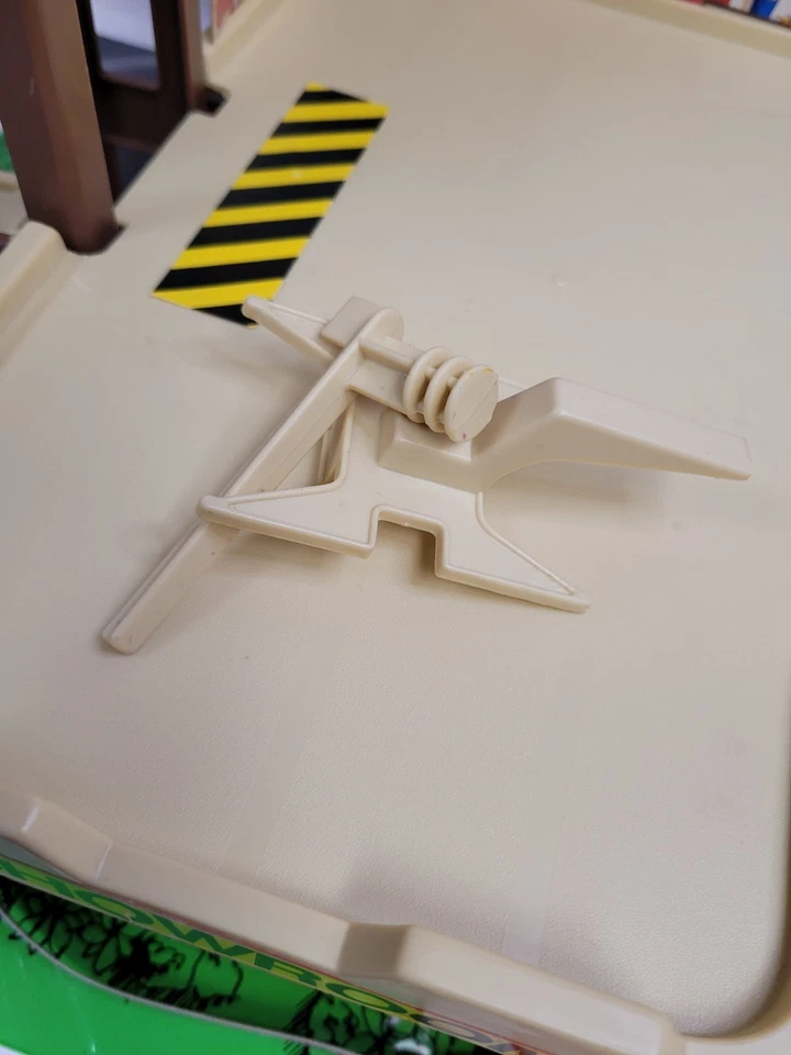 Matchbox "Motors" Just Like A Real Dealership Playset. Vintage. - Image 4 of 4