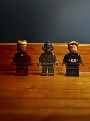 FREE SHIPPING Marvel LEGO Minifigures Iron Man, Ultron, Captain America MINT