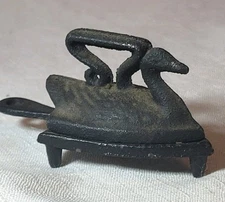 Miniature Vintage Die Cast Swan Sad Iron with Trivet