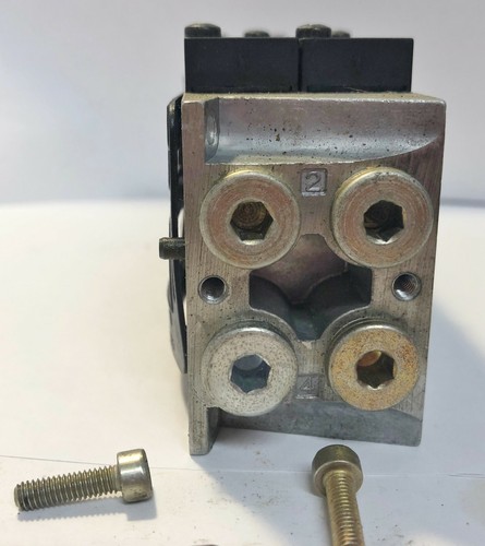 Festo 145 psi Manifold Connector 10bar VIGM-03-4,0 #100390 - Picture 2 of 7