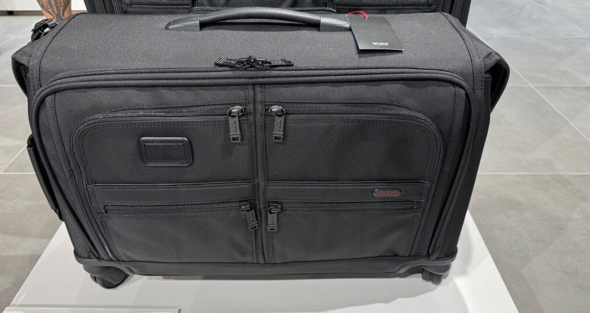 【チーノ】TUMI ガーメントバッグ 22133D4 TUMI トゥミ ガーメントケース 22133D4 ALPHA TRI-FOLD CARRY ON