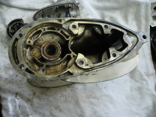 Johnson 28HP Evinrude 1962 Outboard OMC Lower Unit Gear Case Housing Sea Horse - Picture 8 of 12