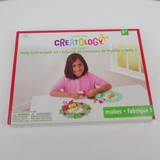 Creatology Holly Leaf Wreath Kit Christmas Craft Set For Kids Ages 8 New in Box