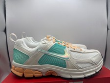 Nike Vomero 5 size 6.5Y
