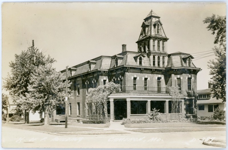 Vintage 1942 RPPC 2nd Empire Musser Mansion Knights of Pythias Lodge Cameron MO