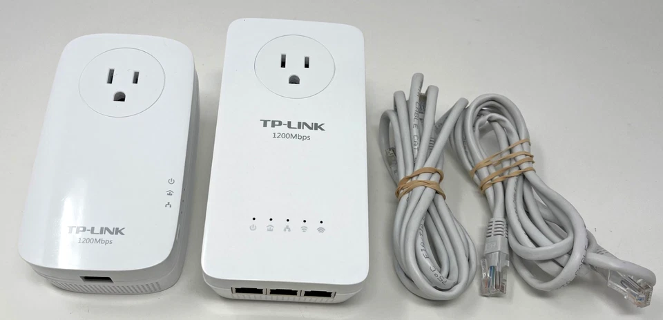 TP-Link Powerline WiFi Extender TL-WPA8630P KIT AV1200 Ethernet Adapter White - Image 2 of 4