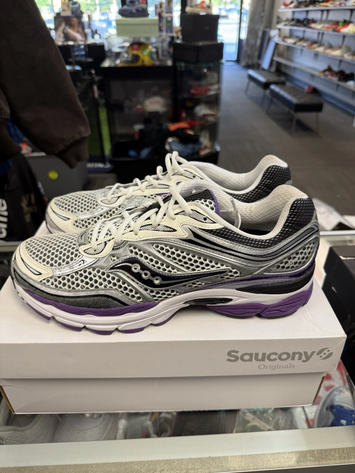 Saucony ProGrid Omni 9 Silver Purple Men’s Size 13 (S70739-10) New With Box