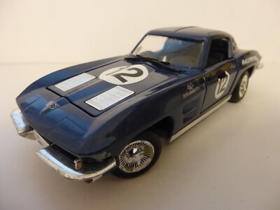 CHEVROLET CORVETTE STINGRAY 1963 Revell Scale 1/24