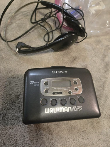 VTG Sony Walkman WM-FX221 FM/AM Radio Cassette Player