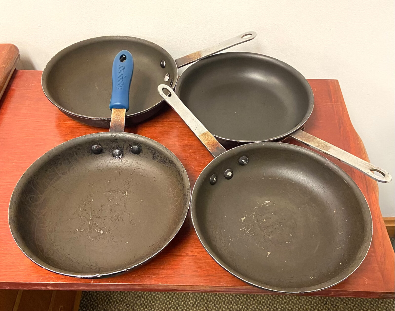 Lot of 4 Thermalloy Foodservice Aluminum Frying Pans - 8" Diameter (#5813828)