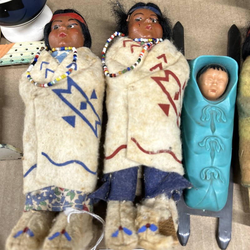 Vintage Native American Indian Dolls Skookum Twins, Earring Totem Pole Holder