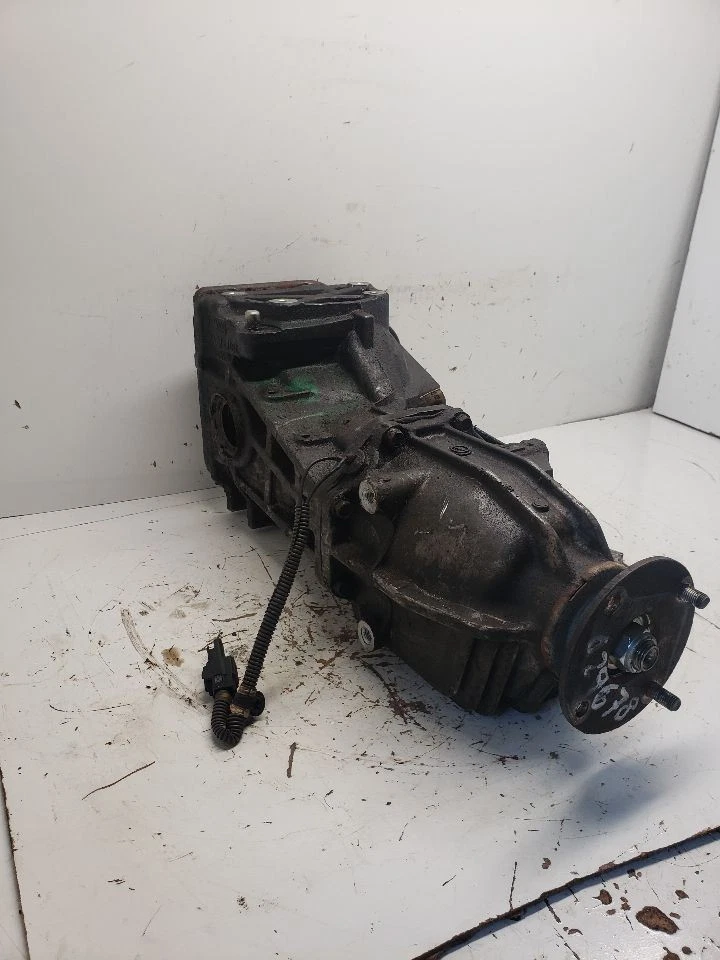 Carrier Rear Axle AWD Fits 07-15 MAZDA CX-9 1366984 - Image 3 of 4