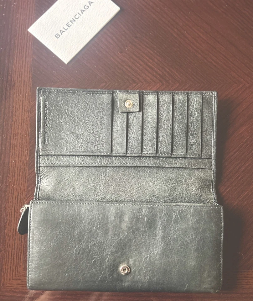 Auténtica Cartera BALENCIAGA Continental Cuero Guijarro Solapa Gris Foto 4 de 4