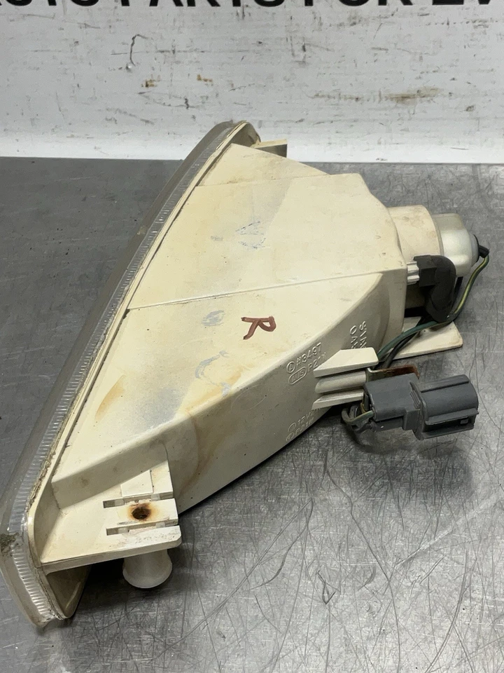 1991-1995 Acura Legend Sedan Front Bumper Turn Signal Light Right Passenger - Image 3 of 4