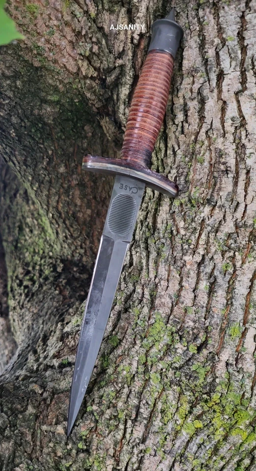 Vintage CASE V-42 Dagger US Special Forces WWII Dagger Knife With Leather Handle - Image 3 of 4