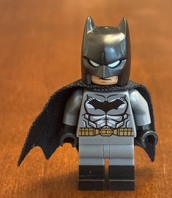 LEGO Batman Minifigure Classic 2006 Light Gray Suit 7780 7779 7782 With Cape