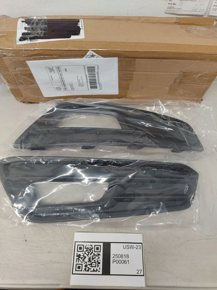 2Pcs Fog Light Cover Trim Molding Bezel For 2015-2018 Ford Focus ST Hatchback Foto 2 de 4