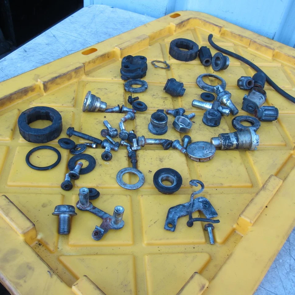 Honda Shadow Sabre 1100 VT 1100 C2 2003 OEM HARDWARE OJALES ESPACIADORES TUERCAS PERNOS Foto 4 de 4