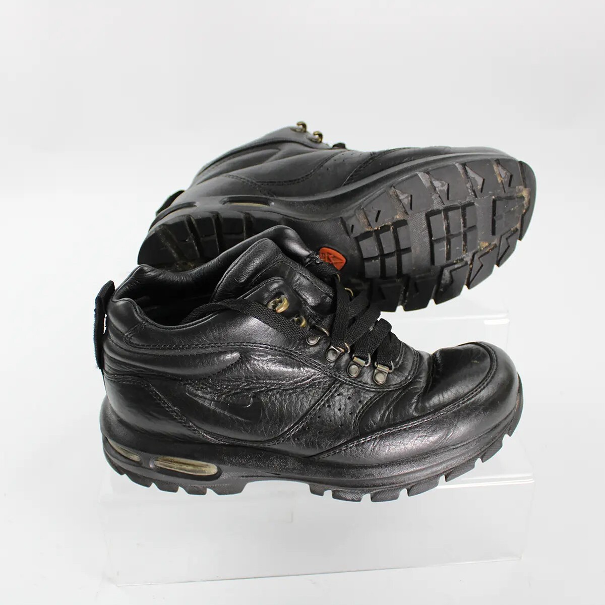 acg black nike boots