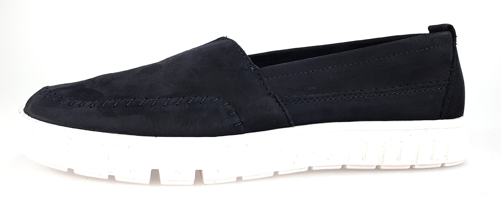 Бельвида Тильда 01-летняя девушка, Которая любит Мокассины, но не хочет расставаться с ними.