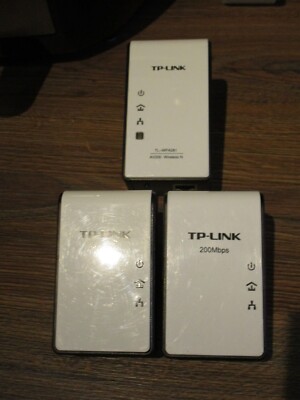 TP-LINK TL-WPA281 Wireless N Powerline Ext + 2 x TL-PA211 Mini Powerline Adapter