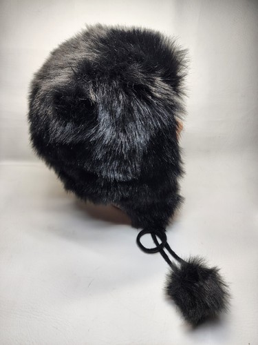 False Raccoon Fur With Pompom Winter Hat - Picture 3 of 8