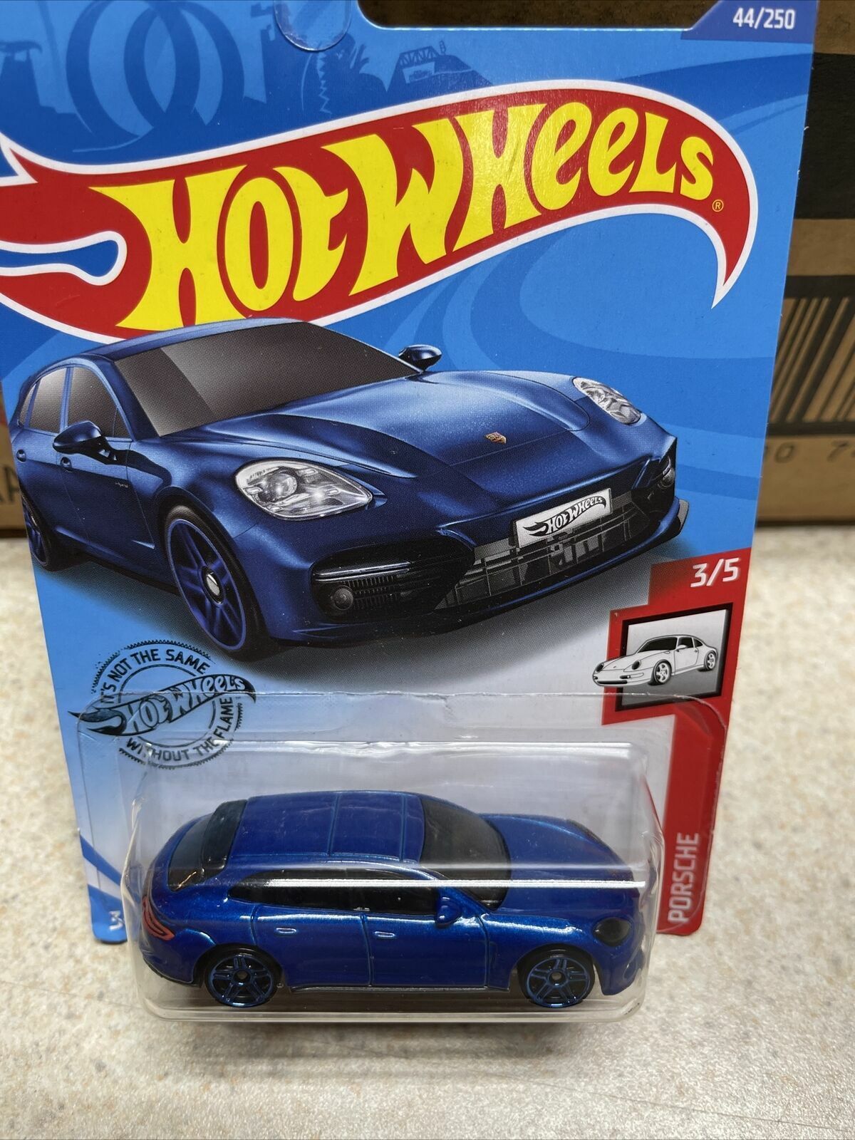 Carrinho Hot Wheels Porsche Panamera Turbo Sport Azul em Promoção na  Americanas