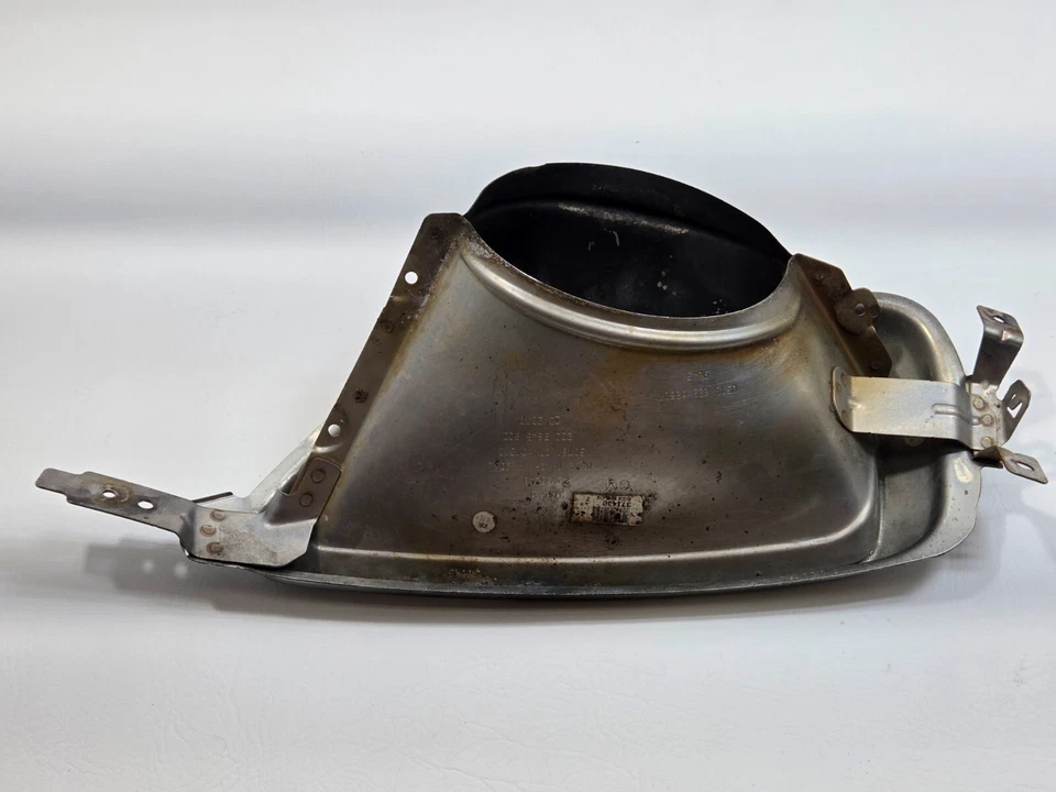 Bisel de tubo de escape trasero derecho Buick Enclave 2013-2017 OEM 22758248 Foto 3 de 4