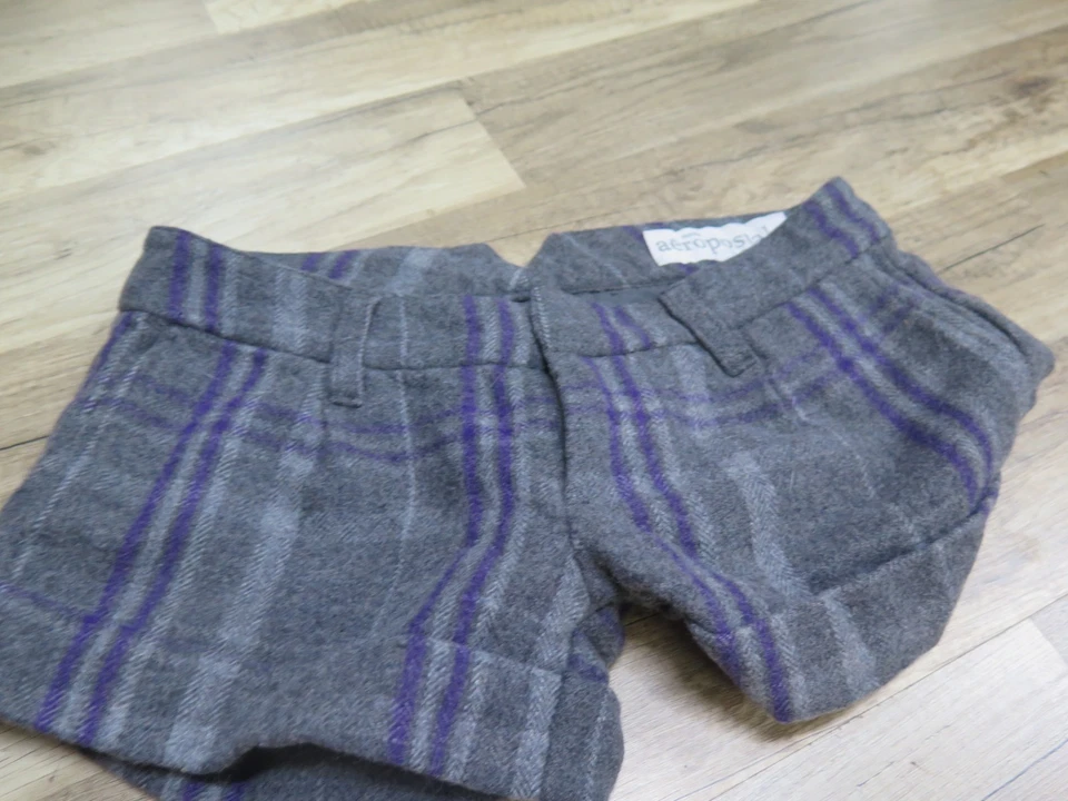 Pantalones cortos Aeropostale para mujer 00 tiro bajo a cuadros lana gris púrpura Foto 3 de 4