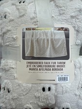 NWT VIRAL TIK TOK COSTCO EMBROIDERED FAUX FUR HALLOWEEN FALL THROW WHITE GHOSTS