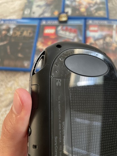 PS Vita PCH-1101 Bundle (6 Spiele, Handheld und mehr!) - Bild 8 von 12