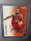 1996-97 Skybox Premium Autographics Voshon Lenard Black Ink Auto