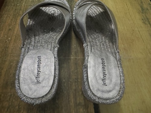 Sandalia JEFFREY CAMPBELL MONADA PLATEADA TALLA 36 - Imagen 2 de 4