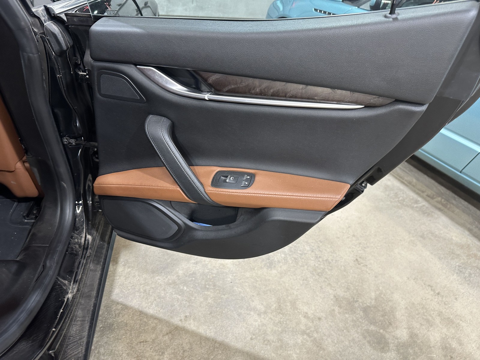 14-22 MASERATI GHIBLI PASSENGER RIGHT REAR SIDE DOOR BLACK NERO 820A