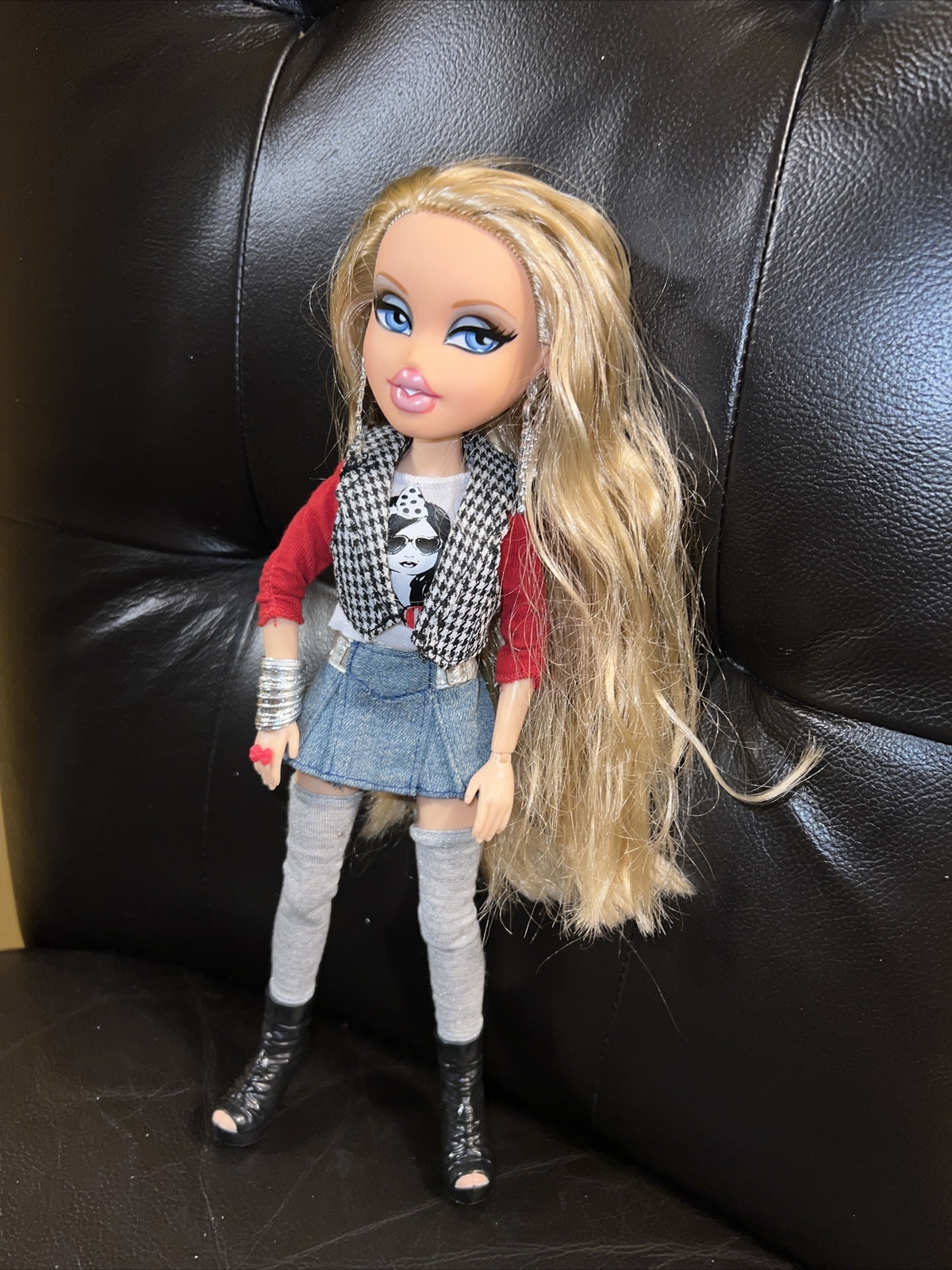 Bratz CLOE Doll LET'S TALK 2010 MGA NEW NRFB 10th Anniversary 100's of poses