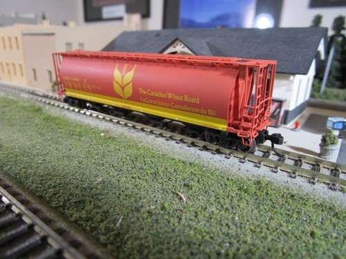 INTERMOUNAIN N CANADIAN WHEAT CYLINDRICAL 4 BY COVERED HOPPER RN 397449 65116-12