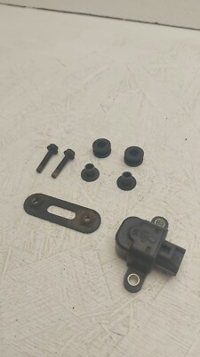 Kawasaki ER-6f Neigungsabschaltsensor, Halterung, Buchsen & Schrauben komplett