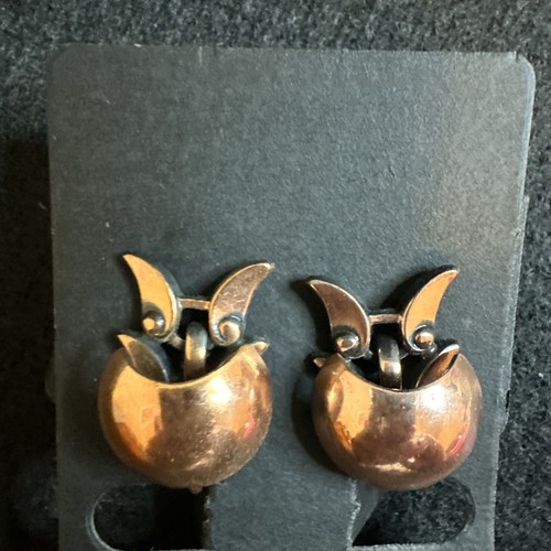 Vintage Abstract Copper Clip-on Earrings - Picture 2 of 5