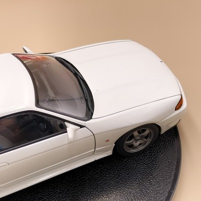 AUTOart 1/18 Nissan Skyline GT-R R32 Crystal White 77342