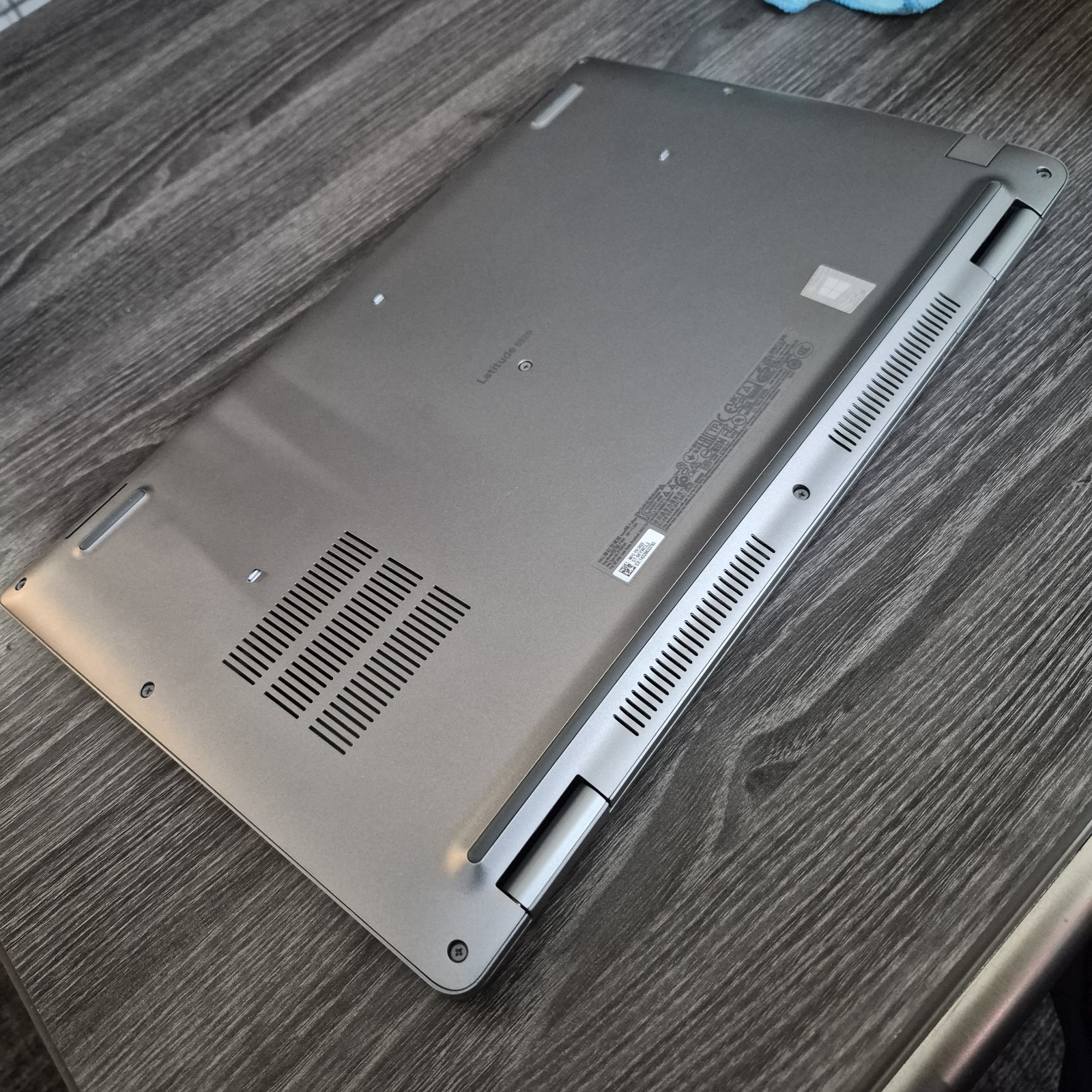 Dell Latitude 5540, 15.6-Inch Laptop, with Intel Core i7 13th Gen., 512 GB SSD (Solid State Drive), Windows 11 Pro