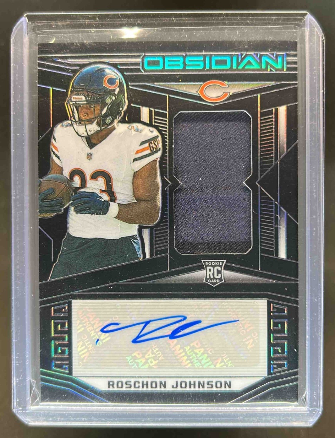 2023 Panini Obsidian Roschon Johnson Jersey Rookie Auto RC #177/199 Bears