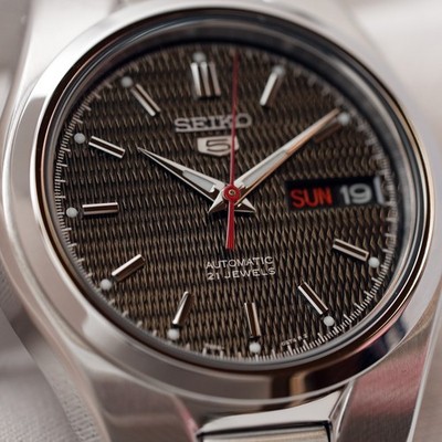 SEIKO 5 7S26-02F0 Silver Black Automatic Day Date Men New Watch