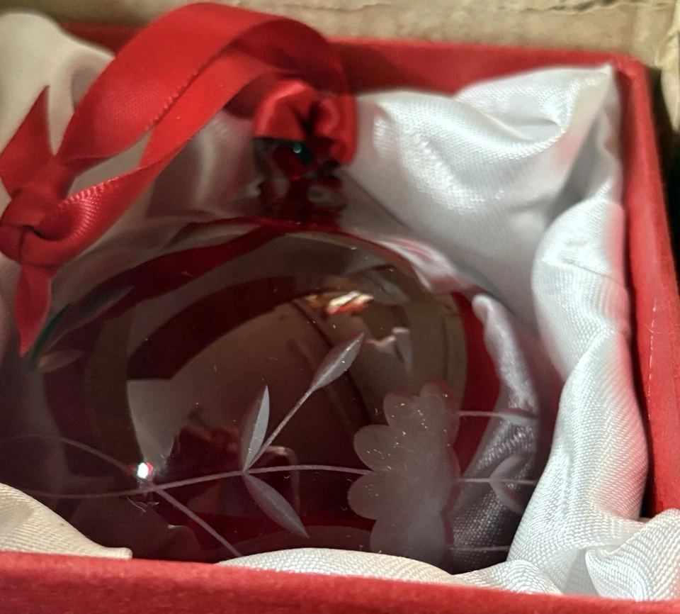 Adorno de árbol de Navidad de cristal rojo casa de princesa Foto 2 de 4