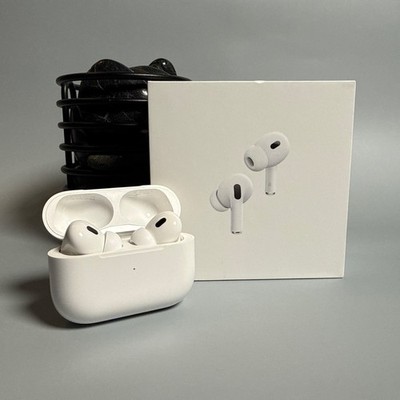 Apple AirPods Pro 2nd Generation with MagSafe Charging Case - White Complete!