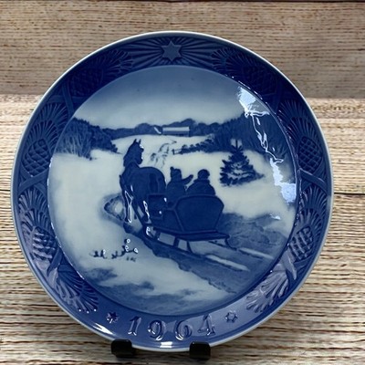 Royal Copenhagen 1964 Kai Lange 7'' Plate Fetching The Christmas Tree Collectible
