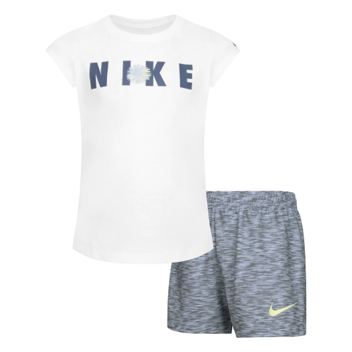Nuova T-shirt e pantaloncini Space Dye per ragazza Nike taglia 6 prezzo al dettaglio prezzo di acquisto: $40 - Foto 1 di 7