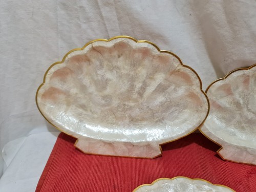 Set Of 3 Vintage Capiz Shell Plates/ Bowls dishes Scalloped Gold Edge surround - Picture 14 of 16