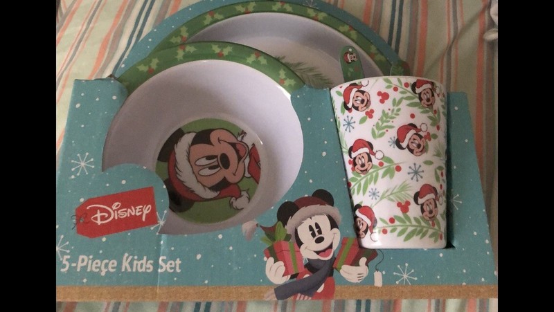 Disney Mickey Mouse Holiday 5 Piece Kids Dinner Set