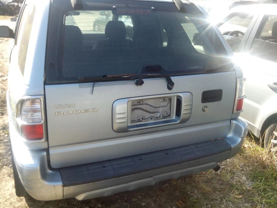 Condensador de aire acondicionado 4 puertas compatible con 02-04 ISUZU RODEO 1530557 Foto 4 de 4